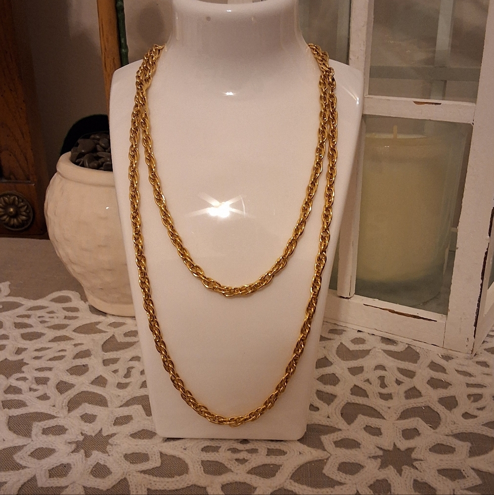 VTG Elegant Gold Rope Chain Necklace - Picture 3 of 4